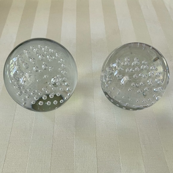 Three Paperweights 2 Vintage Clear Round Glass With Bubbles Murano Style & Bunny - Picture 2 of 16